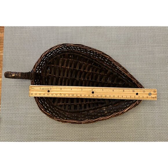 Vintage Handwoven Signed Madeira Leaf-Shaped Wicker Basket Boho Catchall Tray - Picture 6 of 7